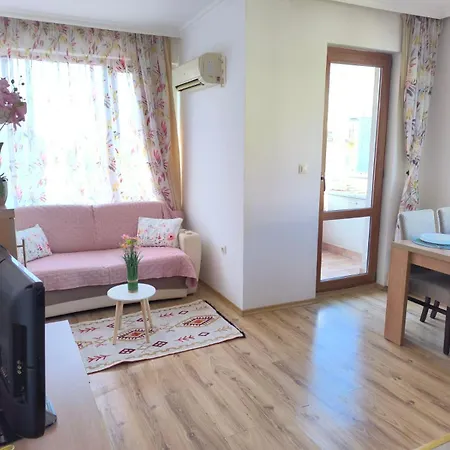 Rilska - Center And Sea Garden Apartment